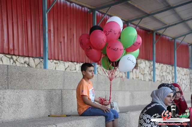 اطفال من جت يتبرعون بعيدياتهم ويرسلون بالونات سلام وتضامن لاطفال غزة
